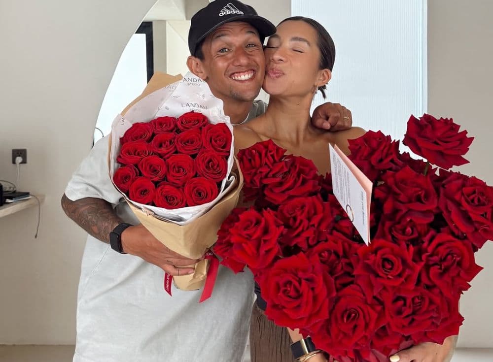 Cincin Pernikahan Jenifer Bachdim Terpaksa Dipotong Damkar! Cincin Pernikahan Jenifer Bachdim Terpaksa Dipotong Damkar!