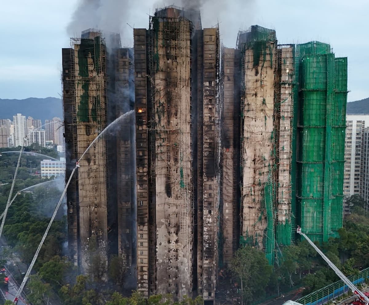 Pemimpin Hong Kong Bentuk Komite, Perintahkan Penyelidikan Kebakaran Apartemen Wang Fuk Court Pemimpin Hong Kong Bentuk Komite, Perintahkan Penyelidikan Kebakaran Apartemen Wang Fuk Court