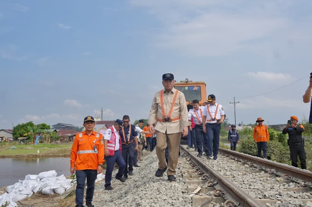 Aceh Butuh Waktu Pemulihan Lebih Lama Usai Banjir dan Longsor, Menhub Ungkap Kondisinya Aceh Butuh Waktu Pemulihan Lebih Lama Usai Banjir dan Longsor, Menhub Ungkap Kondisinya