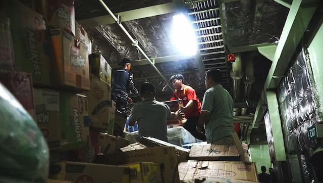 Alfamart Gerak Cepat: Kerahkan 60 Truk Bantuan Senilai Rp2 Miliar untuk Sumatra Alfamart Gerak Cepat: Kerahkan 60 Truk Bantuan Senilai Rp2 Miliar untuk Sumatra