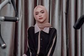 Ria Ricis Kesulitan Akses Korban Banjir Sumatera: Jalanan Dipenuhi Lumpur Ria Ricis Kesulitan Akses Korban Banjir Sumatera: Jalanan Dipenuhi Lumpur