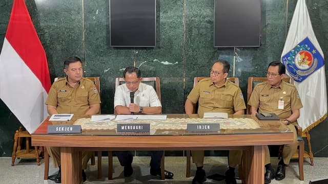 Mendagri Ungkap Bupati Aceh Selatan Umrah karena Tunaikan Nazar Mendagri Ungkap Bupati Aceh Selatan Umrah karena Tunaikan Nazar