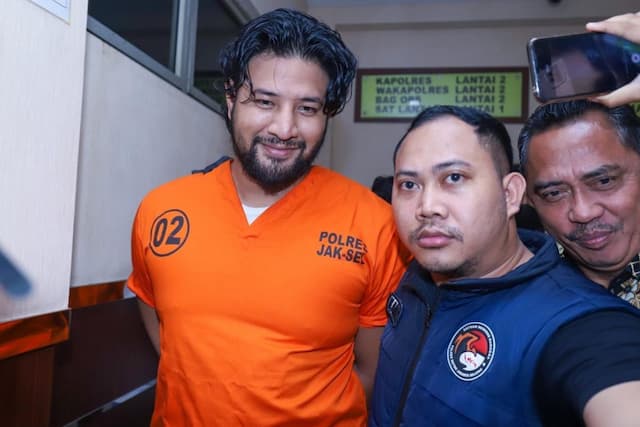Ditjen PAS Buka Suara soal Ammar Zoni yang Dipindahkan dari Nusakambangan Selama Sidang Ditjen PAS Buka Suara soal Ammar Zoni yang Dipindahkan dari Nusakambangan Selama Sidang