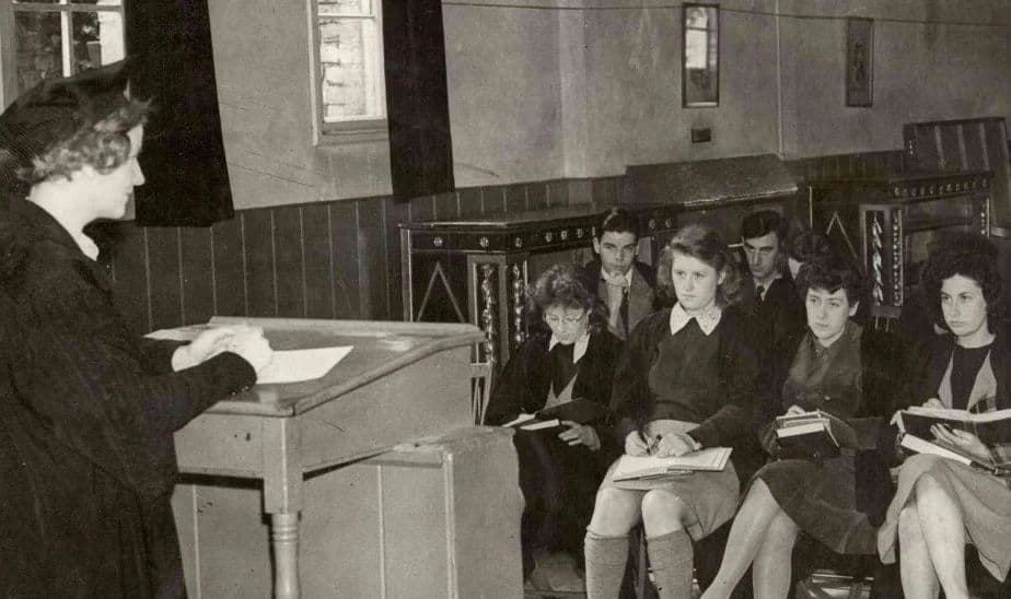 Asal Usul Oxford, Kampus Tertua yang Jadi Tempat Mengajar Sri Mulyani Tahun 2026 Asal Usul Oxford, Kampus Tertua yang Jadi Tempat Mengajar Sri Mulyani Tahun 2026