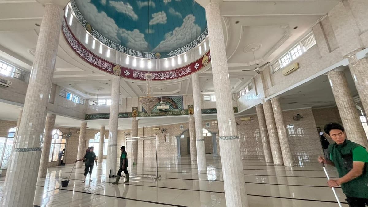 Usai Dibersihkan Personel Polri, Masjid Terdampak Bencana di Aceh Tamiang Bisa Dipakai Warga Usai Dibersihkan Personel Polri, Masjid Terdampak Bencana di Aceh Tamiang Bisa Dipakai Warga