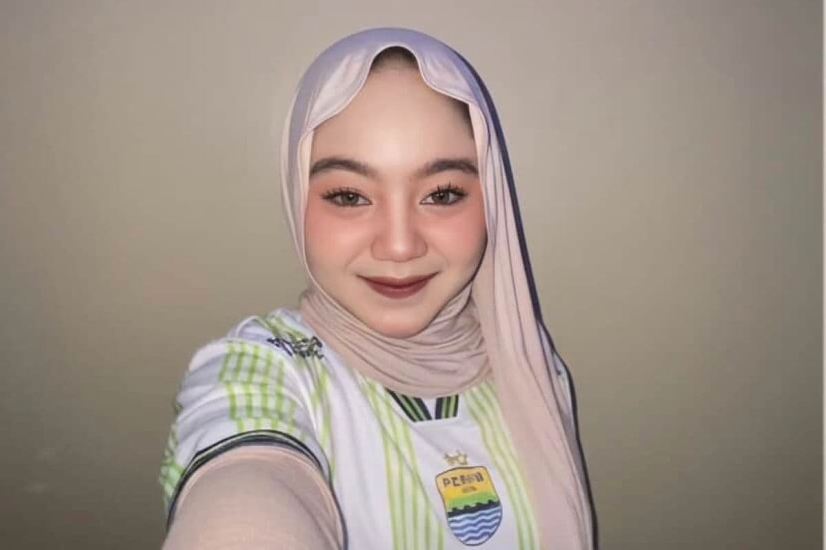 Bobotoh Cantik Sebut Persib Bandung Menang 2-0 atas Malut United di Super League 2025-2026 Siang Ini Bobotoh Cantik Sebut Persib Bandung Menang 2-0 atas Malut United di Super League 2025-2026 Siang Ini