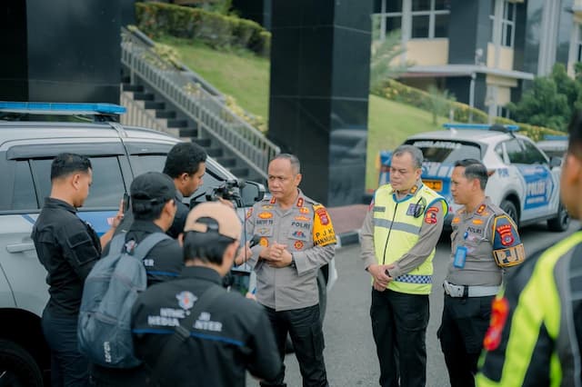 Tangani Bencana, Korlantas Kirim Kendaraan Operasional hingga Sembako ke Sumbar Tangani Bencana, Korlantas Kirim Kendaraan Operasional hingga Sembako ke Sumbar