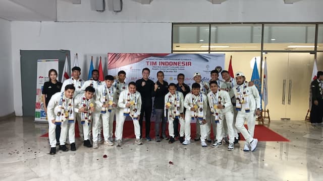Raih Emas SEA Games 2025, Timnas Futsal Indonesia Disambut Hangat Suporter di Tanah Air! Raih Emas SEA Games 2025, Timnas Futsal Indonesia Disambut Hangat Suporter di Tanah Air!