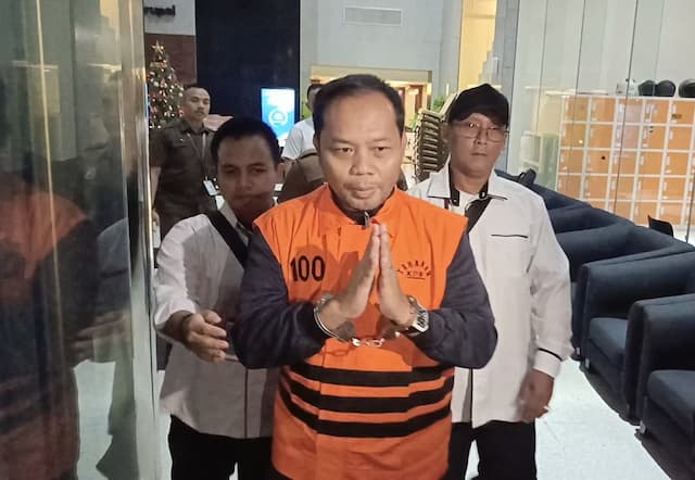 KPK Tahan Kasi Datun Kejari Hulu Sungai Utara yang Kabur saat OTT KPK Tahan Kasi Datun Kejari Hulu Sungai Utara yang Kabur saat OTT