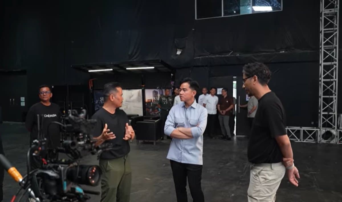 Postingan Gibran di IG Bikin Netizen Cari-Cari Pandji Pragiwaksono, Kenapa? Postingan Gibran di IG Bikin Netizen Cari-Cari Pandji Pragiwaksono, Kenapa?