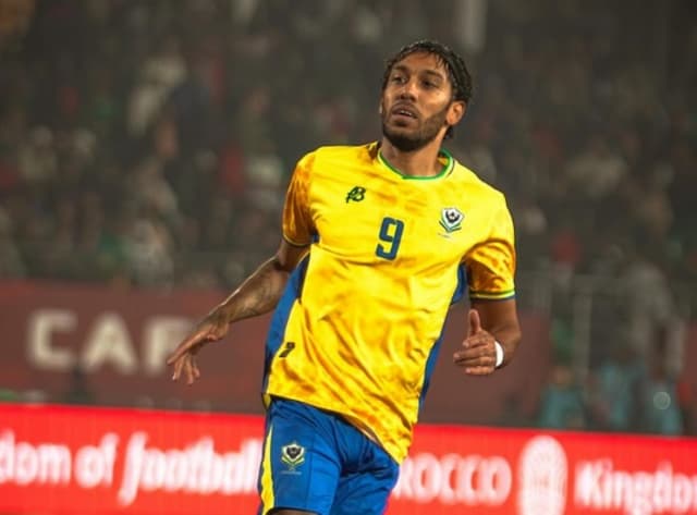 Kisah Pilu Pierre-Emerick Aubameyang: Dilarang Bela Negara Usai Pemerintah Gabon Bubarkan Tim Nasional Kisah Pilu Pierre-Emerick Aubameyang: Dilarang Bela Negara Usai Pemerintah Gabon Bubarkan Tim Nasional