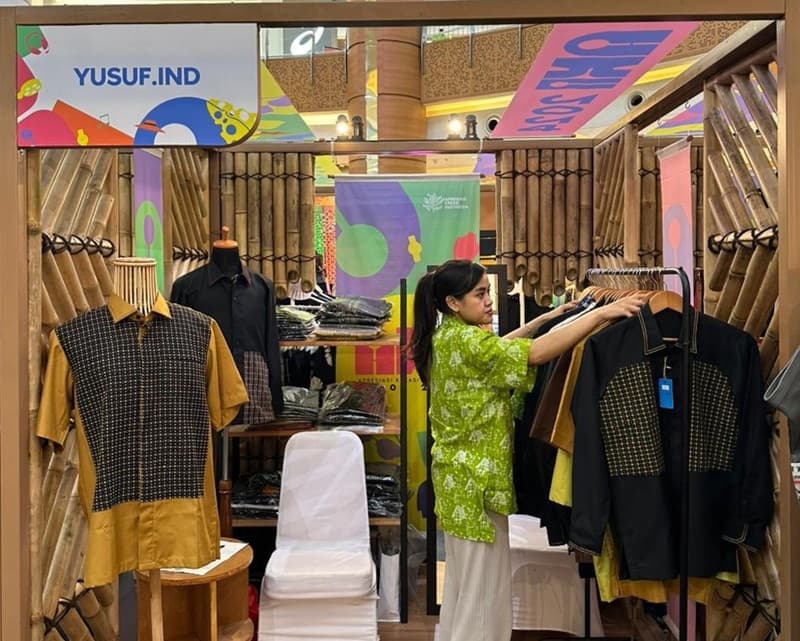 UMKM Busana Muslim Ini Buktikan Kekuatan Produk Lokal di Kancah Global bersama BRI UMKM Busana Muslim Ini Buktikan Kekuatan Produk Lokal di Kancah Global bersama BRI