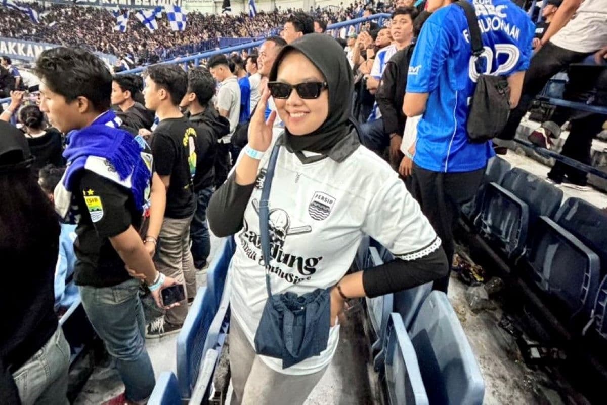 Prediksi Bobotoh Cantik Azkiyyah Nur Syifa: Persib Bandung Hajar Persik Kediri 2-0! Prediksi Bobotoh Cantik Azkiyyah Nur Syifa: Persib Bandung Hajar Persik Kediri 2-0!