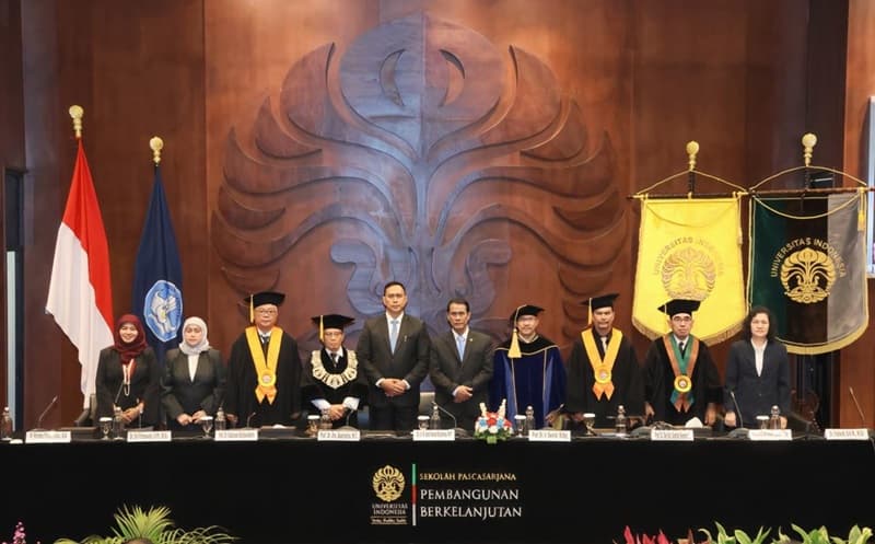 Dirut BULOG Ahmad Rizal Ramdhani Raih Gelar Doktor di UI, Sidang Dihadiri Sejumlah Tokoh Nasional Dirut BULOG Ahmad Rizal Ramdhani Raih Gelar Doktor di UI, Sidang Dihadiri Sejumlah Tokoh Nasional