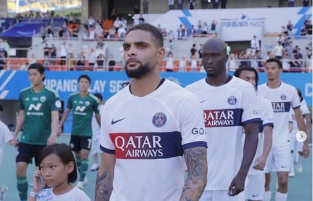 Mantan Pemain PSG Layvin Kurzawa Gabung Persib Bandung? Dibocorkan Jurnalis Prancis! Mantan Pemain PSG Layvin Kurzawa Gabung Persib Bandung? Dibocorkan Jurnalis Prancis!