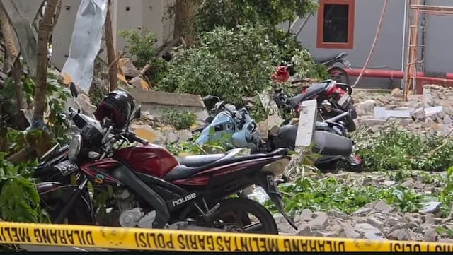 Polisi Selidiki Ambruknya Atap GOR Kemayoran, 3 Orang Saksi Diperiksa Polisi Selidiki Ambruknya Atap GOR Kemayoran, 3 Orang Saksi Diperiksa