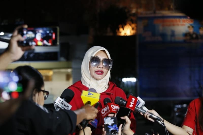 Hadir Lebih Awal, Doktif Tak Mau Ketinggalan Sidang Praperadilan Richard Lee Hadir Lebih Awal, Doktif Tak Mau Ketinggalan Sidang Praperadilan Richard Lee