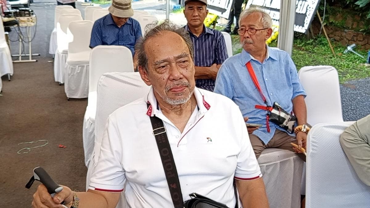 Istri Jenderal Hoegeng Akan Dimakamkan di Giritama Parung Istri Jenderal Hoegeng Akan Dimakamkan di Giritama Parung