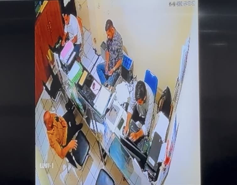 Penyidik Polsek Cilandak Disanksi Imbas Gunakan Kertas Bekas saat BAP hingga Dituding Rekayasa Kasus Penyidik Polsek Cilandak Disanksi Imbas Gunakan Kertas Bekas saat BAP hingga Dituding Rekayasa Kasus