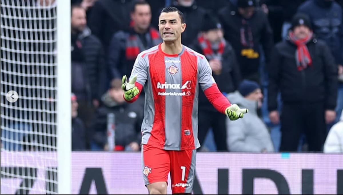 Respons Takut Pelatih Cremonese Lihat Emil Audero Kena Petasan di Laga Kontra Inter Milan Respons Takut Pelatih Cremonese Lihat Emil Audero Kena Petasan di Laga Kontra Inter Milan
