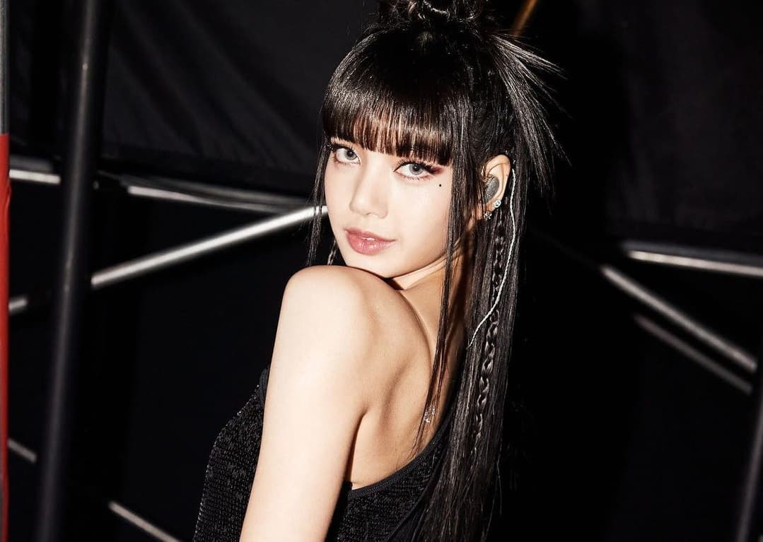 Lisa BLACKPINK Debut Jadi Pemeran Utama dalam Film Baru Netflix Lisa BLACKPINK Debut Jadi Pemeran Utama dalam Film Baru Netflix