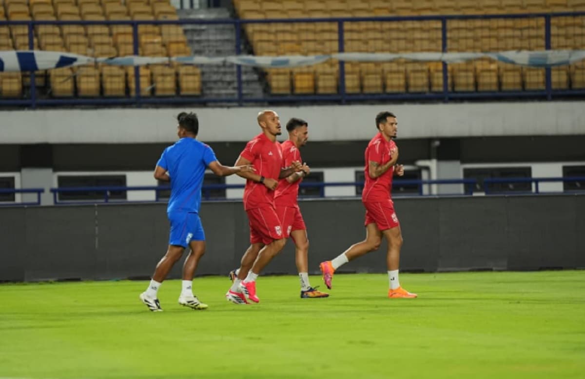 Jadwal Siaran Langsung Persib Bandung vs Malut United: Misi Gustavo Franca Permalukan Maung Bandung! Jadwal Siaran Langsung Persib Bandung vs Malut United: Misi Gustavo Franca Permalukan Maung Bandung!