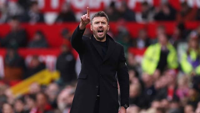Layak Dipermanenkan Usai Manchester United Catat 4 Kemenangan Beruntun? Michael Carrick: Nanti Dulu Layak Dipermanenkan Usai Manchester United Catat 4 Kemenangan Beruntun? Michael Carrick: Nanti Dulu