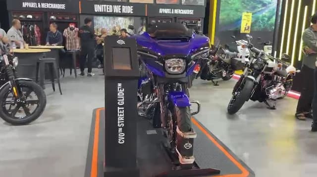 Penampakan Harley-Davidson CVO Street Glide 2025 Seharga Rp2 Miliar di IIMS 2026 Penampakan Harley-Davidson CVO Street Glide 2025 Seharga Rp2 Miliar di IIMS 2026