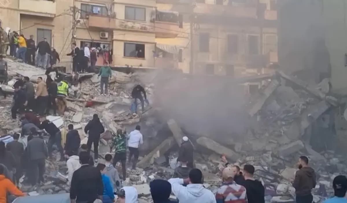 Gedung Apartemen Runtuh, Tewaskan Setidaknya 9 Orang di Lebanon Gedung Apartemen Runtuh, Tewaskan Setidaknya 9 Orang di Lebanon