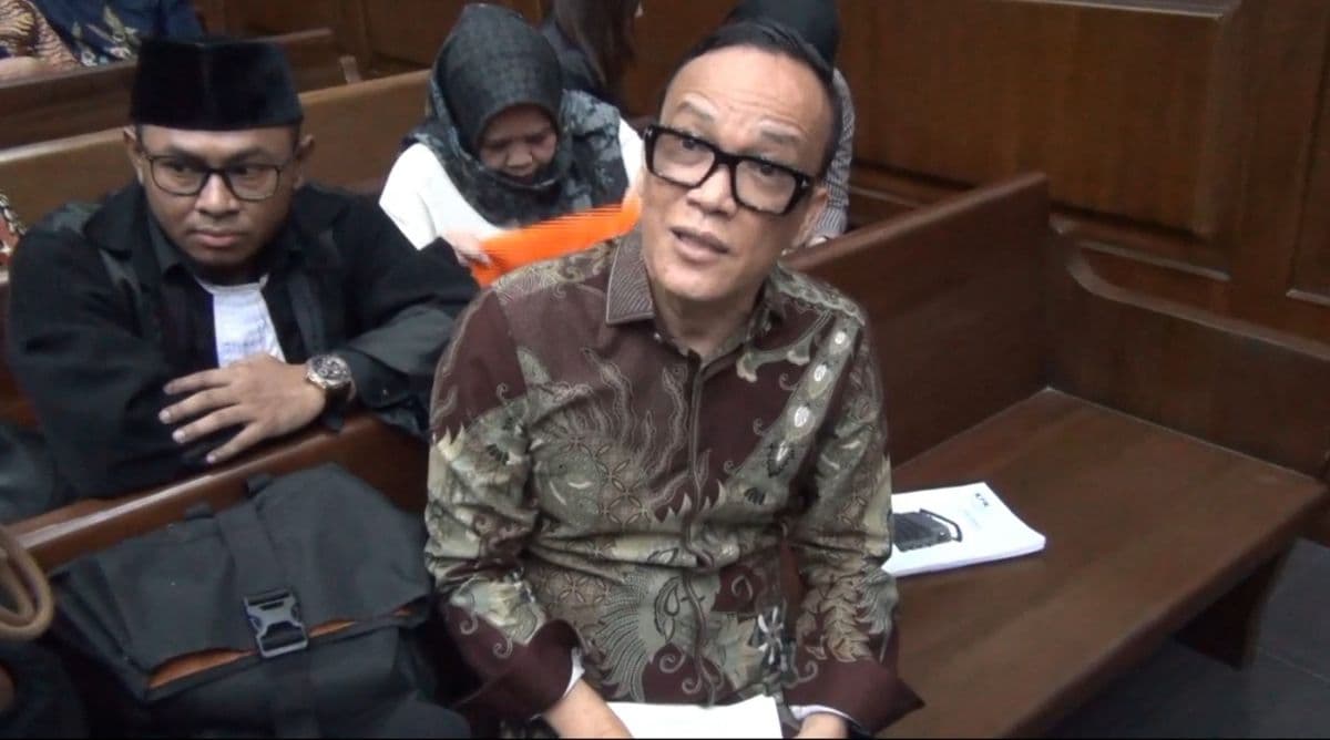 Plesetkan Lagu Iwan Fals, Noel Sindir KPK Lewat Lagu ‘OTT Bocil’ Plesetkan Lagu Iwan Fals, Noel Sindir KPK Lewat Lagu ‘OTT Bocil’