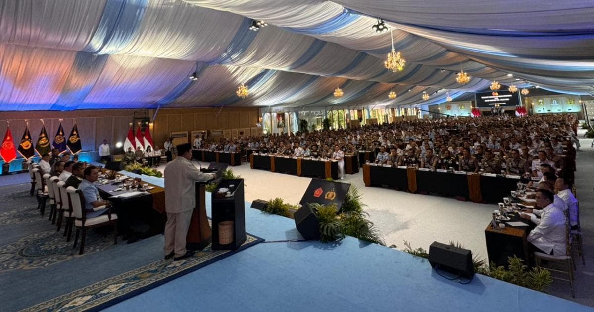 Prabowo Beri Taklimat 3,5 Jam ke Pati TNI–Polri, Tekankan Persatuan dan Profesionalisme Prabowo Beri Taklimat 3,5 Jam ke Pati TNI–Polri, Tekankan Persatuan dan Profesionalisme