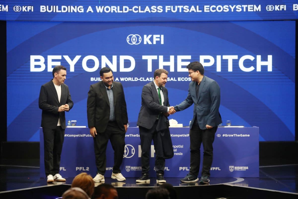 Rangkul Jose Tirado, Ketum FFI Michael Sianipar Berharap Pemain Futsal Indonesia Bisa Abroad ke Spanyol Rangkul Jose Tirado, Ketum FFI Michael Sianipar Berharap Pemain Futsal Indonesia Bisa Abroad ke Spanyol
