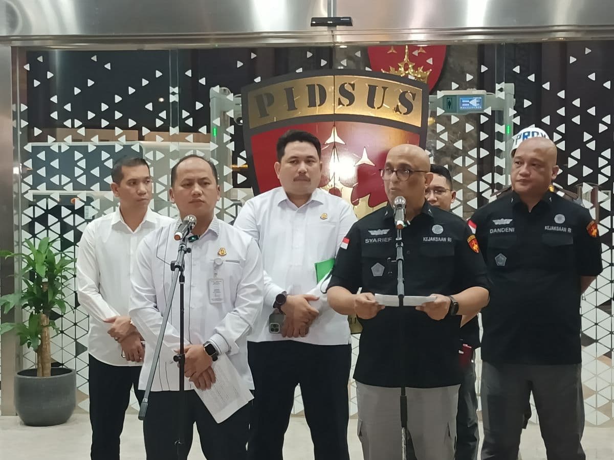 Kejagung Ungkap Kerugian Negara Kasus Korupsi Ekspor CPO Tembus Rp14 Triliun Kejagung Ungkap Kerugian Negara Kasus Korupsi Ekspor CPO Tembus Rp14 Triliun