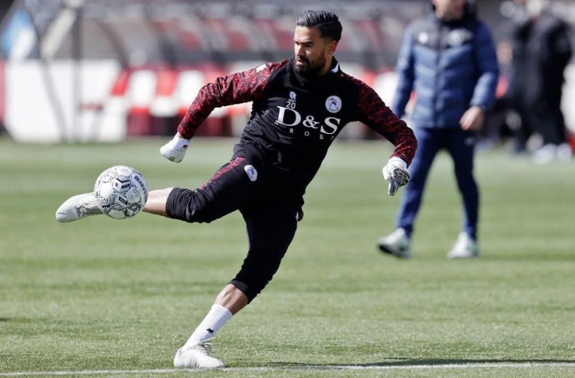 Kisah Kiper Berdarah Indonesia Benjamin Van Leer, Senior Maarten Paes yang Banting Setir Jadi Agen Properti Kisah Kiper Berdarah Indonesia Benjamin Van Leer, Senior Maarten Paes yang Banting Setir Jadi Agen Properti