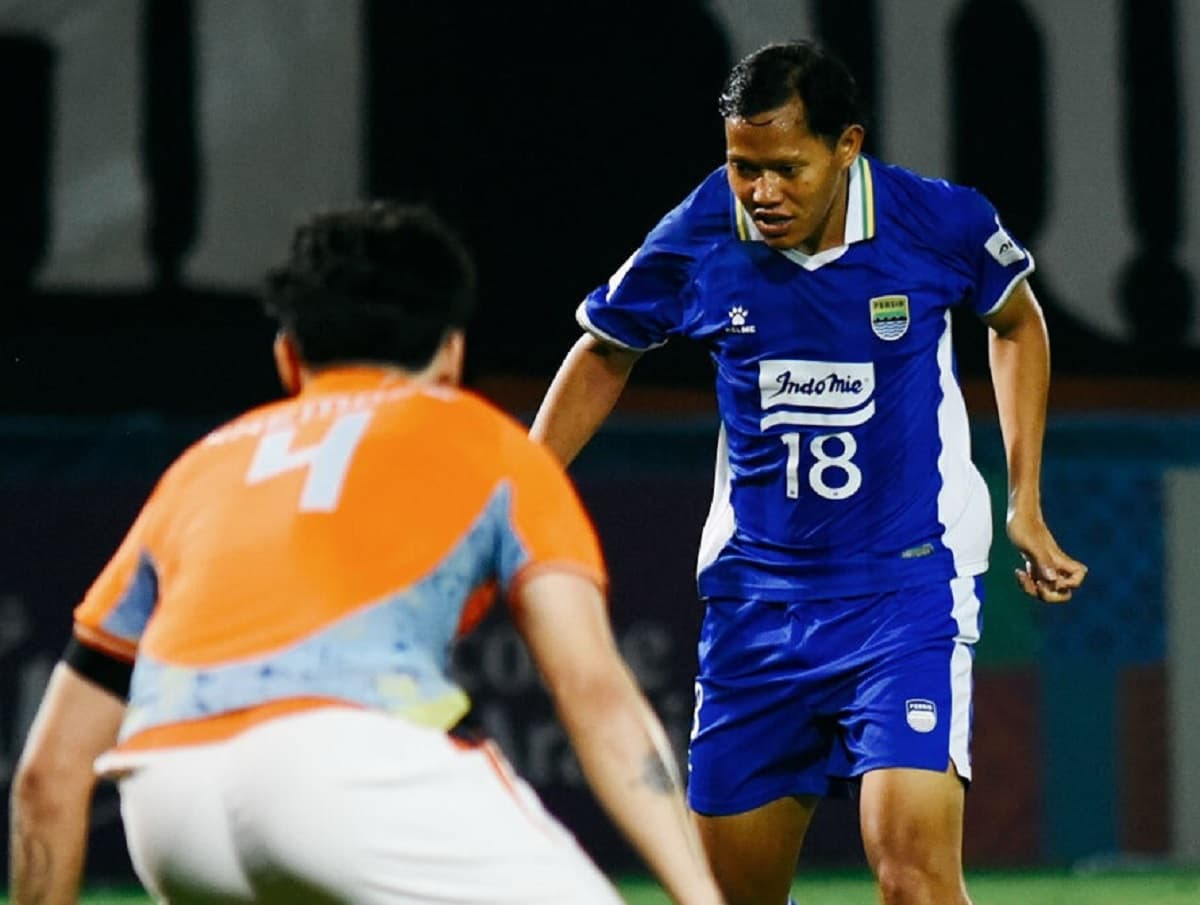 Persib Bandung Kalah 0-3 dari Ratchaburi FC, Suporter Nyaris Bentrok di Luar Stadion Persib Bandung Kalah 0-3 dari Ratchaburi FC, Suporter Nyaris Bentrok di Luar Stadion