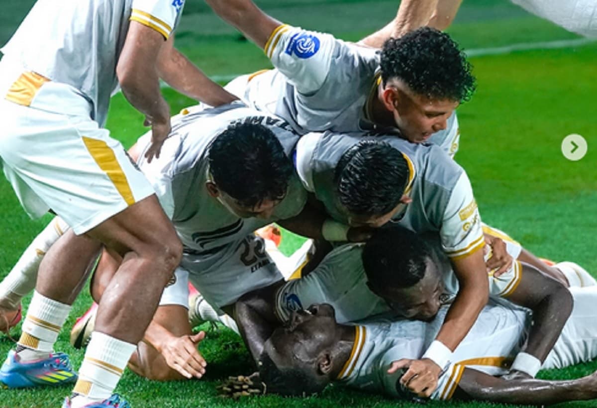 Hasil Persebaya Surabaya vs Bhayangkara FC di Super League 2025-2026: Kejutan, Bajul Ijo Tumbang 1-2! Hasil Persebaya Surabaya vs Bhayangkara FC di Super League 2025-2026: Kejutan, Bajul Ijo Tumbang 1-2!