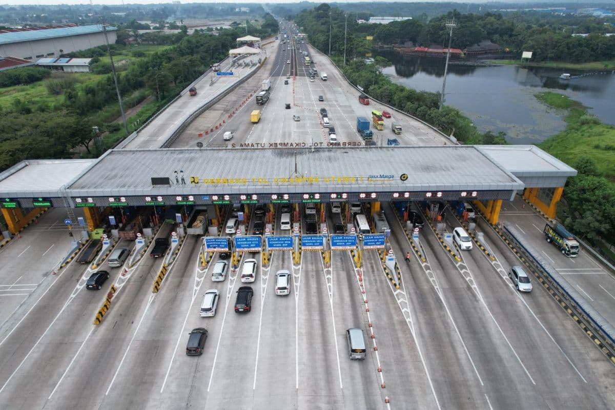 178 Ribu Kendaraan Tinggalkan Jabotabek Jelang Libur Imlek 178 Ribu Kendaraan Tinggalkan Jabotabek Jelang Libur Imlek