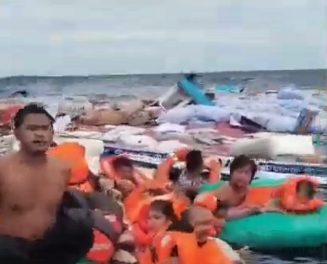 Kapal Cahaya Intan Celebes Tenggelam, Ini Kronologi Menegangkan Penumpang Terombang-ambing 3 Jam di Laut Kapal Cahaya Intan Celebes Tenggelam, Ini Kronologi Menegangkan Penumpang Terombang-ambing 3 Jam di Laut