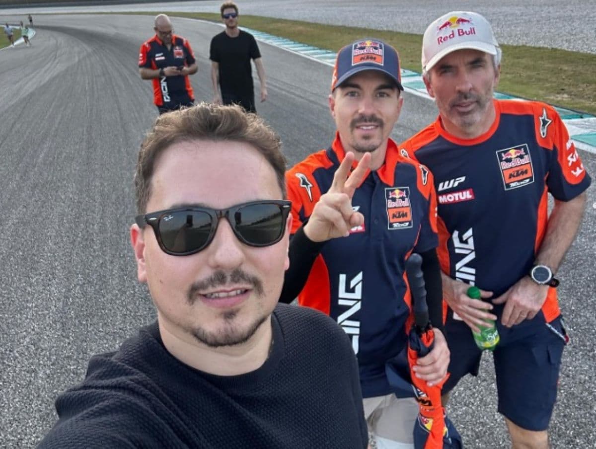 Misi Jorge Lorenzo di MotoGP 2026: Buat Maverick Vinales Jadi Ancaman Nyata bagi Marc Marquez Misi Jorge Lorenzo di MotoGP 2026: Buat Maverick Vinales Jadi Ancaman Nyata bagi Marc Marquez