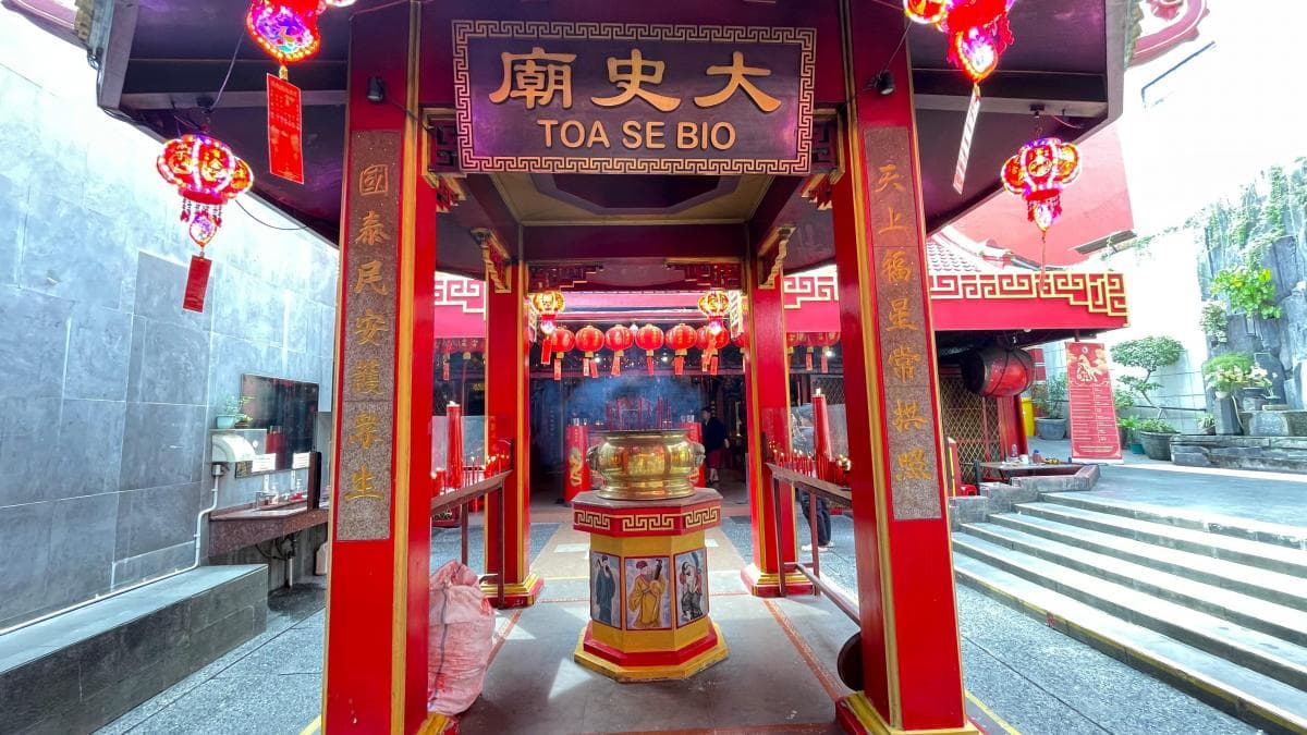 Imlek 2026 di Kelenteng Toasebio Glodok Jakbar, Sudah Cuci Rumpang hingga Persiapan Lilin Bagi Umat Imlek 2026 di Kelenteng Toasebio Glodok Jakbar, Sudah Cuci Rumpang hingga Persiapan Lilin Bagi Umat