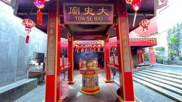 Imlek 2026 di Kelenteng Toasebio Glodok Jakbar, Sudah Cuci Rumpang hingga Persiapan Lilin Bagi Umat Imlek 2026 di Kelenteng Toasebio Glodok Jakbar, Sudah Cuci Rumpang hingga Persiapan Lilin Bagi Umat