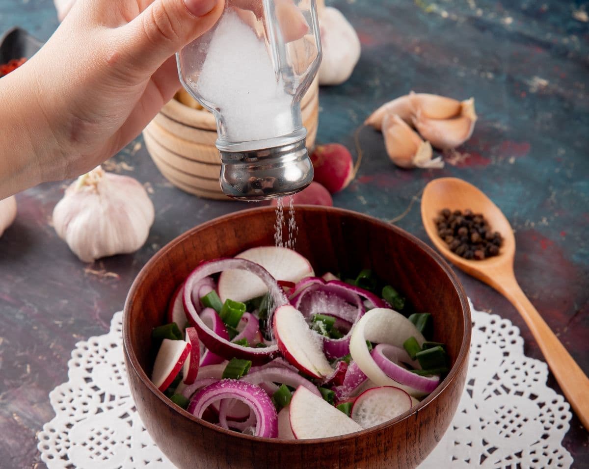 Menambah Garam dalam Masakan Bisa Buat Umur Lebih Pendek? Ini Faktanya Menambah Garam dalam Masakan Bisa Buat Umur Lebih Pendek? Ini Faktanya