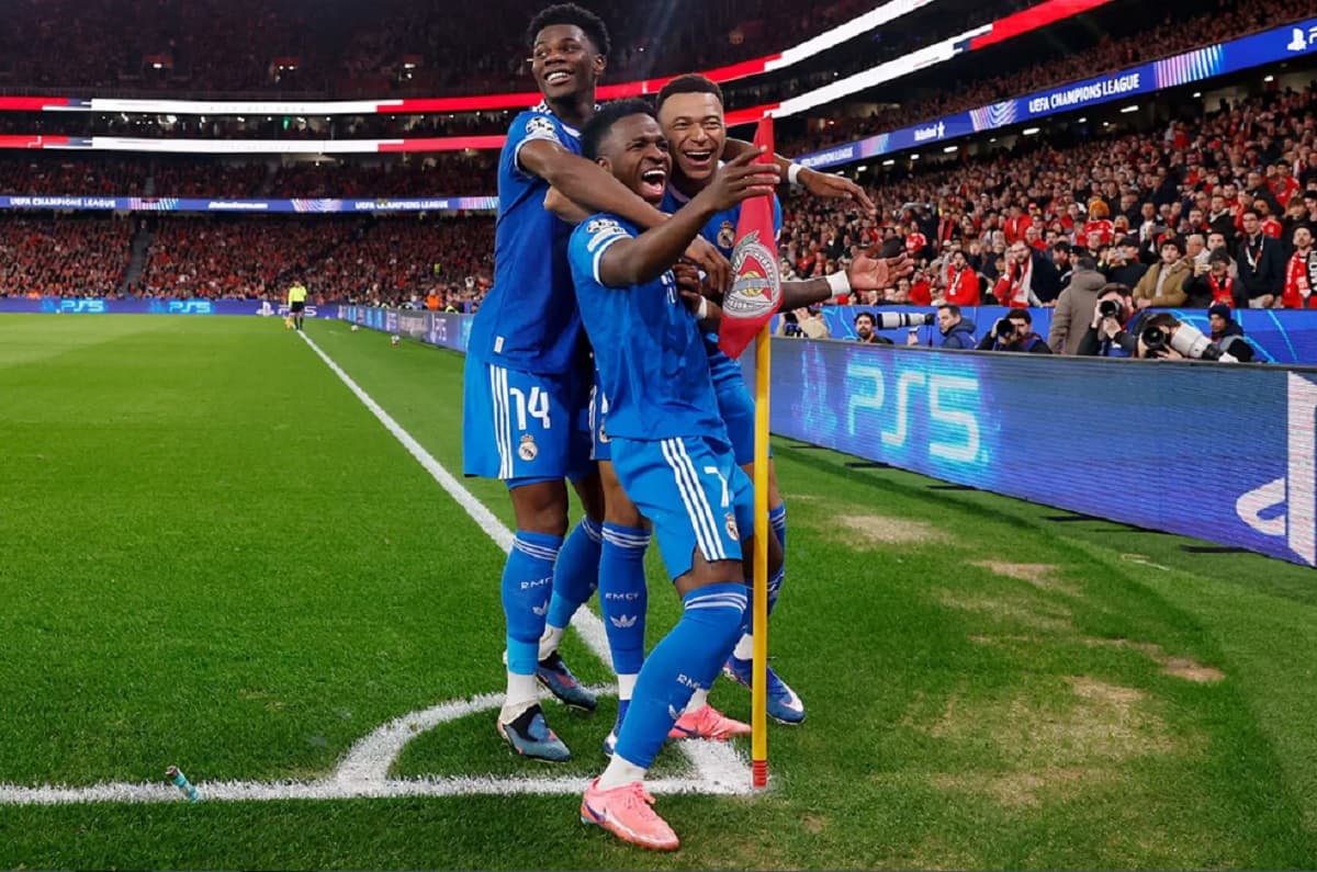 Vinicius Jr Jadi Korban Rasisme di Laga Benfica vs Real Madrid, Kylian Mbappe: Pelaku Tidak Layak Main! Vinicius Jr Jadi Korban Rasisme di Laga Benfica vs Real Madrid, Kylian Mbappe: Pelaku Tidak Layak Main!