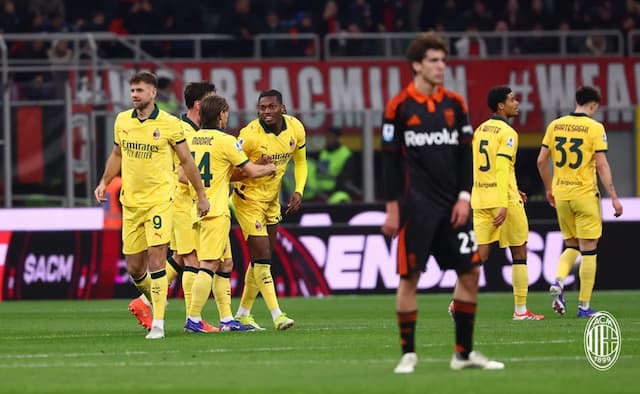 Massimiliano Allegri Ribut dengan Cesc Fabregas di Laga AC Milan vs Como 1907, Ini Penyebabnya! Massimiliano Allegri Ribut dengan Cesc Fabregas di Laga AC Milan vs Como 1907, Ini Penyebabnya!