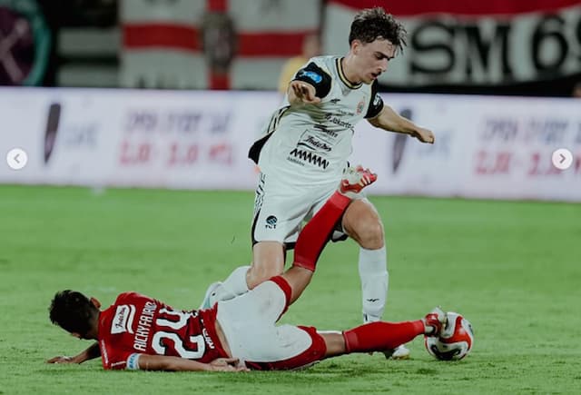 Shayne Pattynama Bicara Proses Adaptasi sang Rekan Anyar di Persija Jakarta Mauro Zijlstra Shayne Pattynama Bicara Proses Adaptasi sang Rekan Anyar di Persija Jakarta Mauro Zijlstra