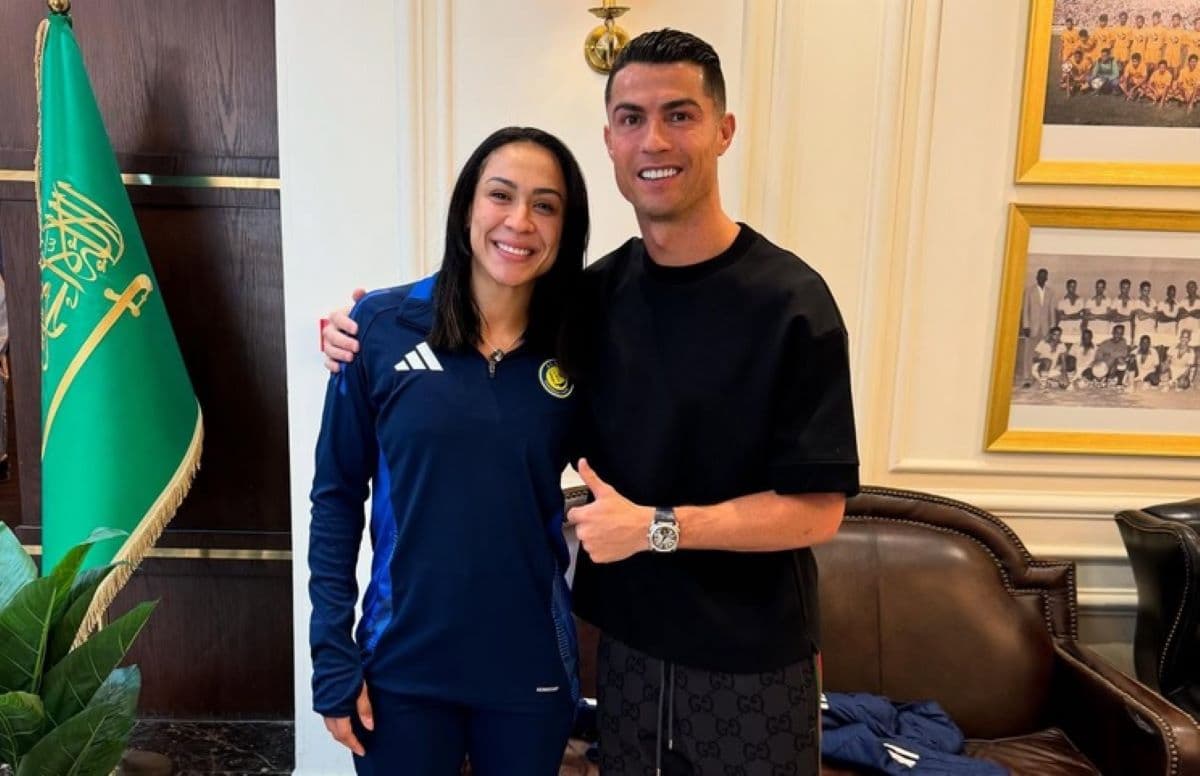 Temukan Kedamaian di Arab Saudi, Mantan Bintang Real Madrid Kathellen Sousa Resmi Masuk Islam! Temukan Kedamaian di Arab Saudi, Mantan Bintang Real Madrid Kathellen Sousa Resmi Masuk Islam!