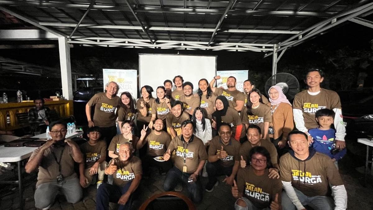 Banyak Jalan Menuju Surga: Perjalanan 3 Sahabat untuk Bertobat Banyak Jalan Menuju Surga: Perjalanan 3 Sahabat untuk Bertobat