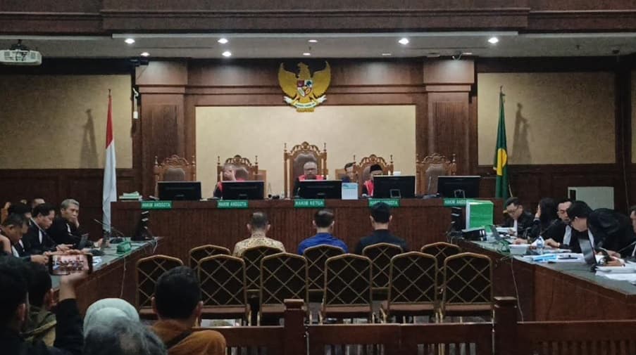 Sidang Pledoi, Terdakwa Riva Siahaan Minta Keadilan hingga Cerita Rumahnya Digeledah Aparat Sidang Pledoi, Terdakwa Riva Siahaan Minta Keadilan hingga Cerita Rumahnya Digeledah Aparat