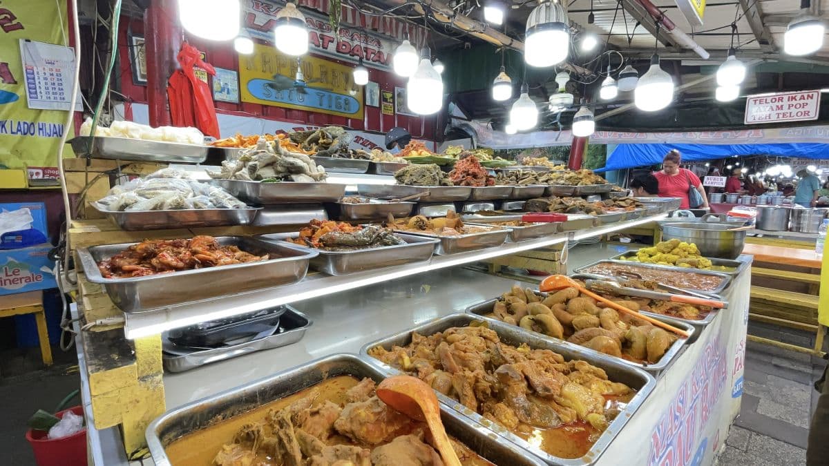 Buka Puasa Khas Minang dari Dendeng Batoko hingga Bubur Kampiun di Jalan Kramat Senen Buka Puasa Khas Minang dari Dendeng Batoko hingga Bubur Kampiun di Jalan Kramat Senen
