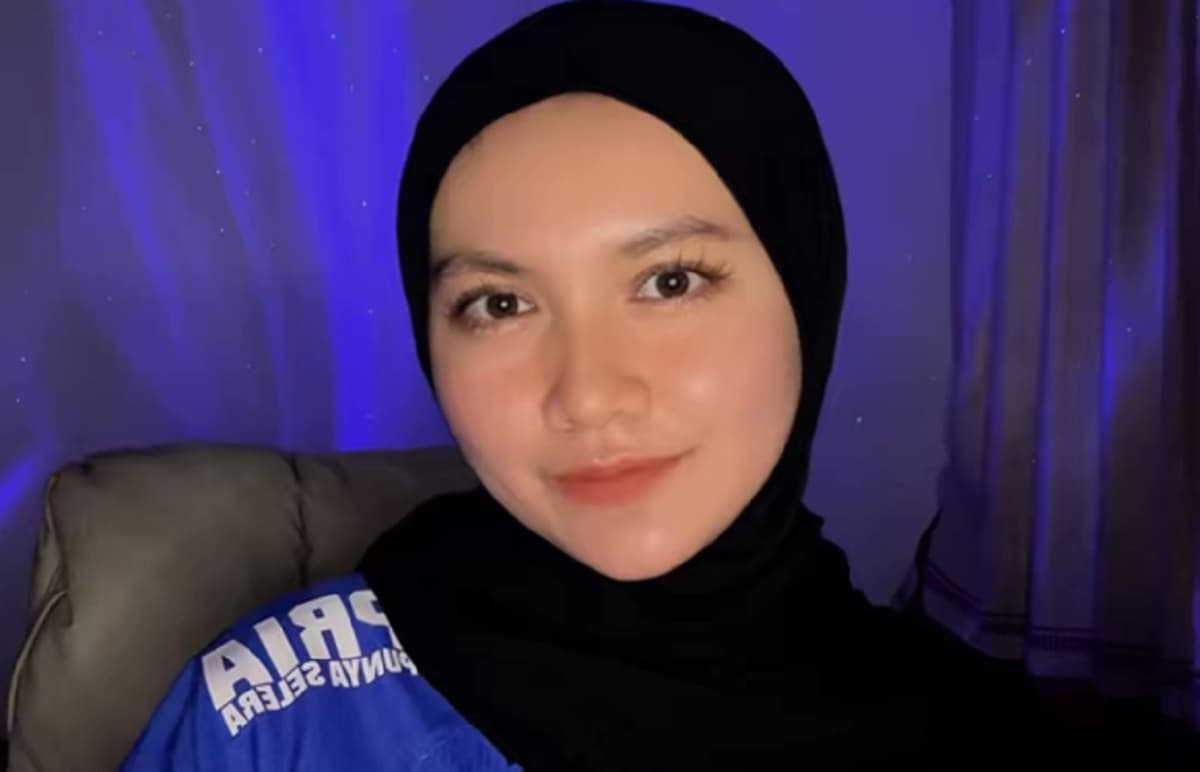 Bobotoh Cantik Rahma Riyan Diana Prediksi Persib Bandung Menang 1-0 atas Persita Tangerang di Super League 2025-2026 Bobotoh Cantik Rahma Riyan Diana Prediksi Persib Bandung Menang 1-0 atas Persita Tangerang di Super League 2025-2026